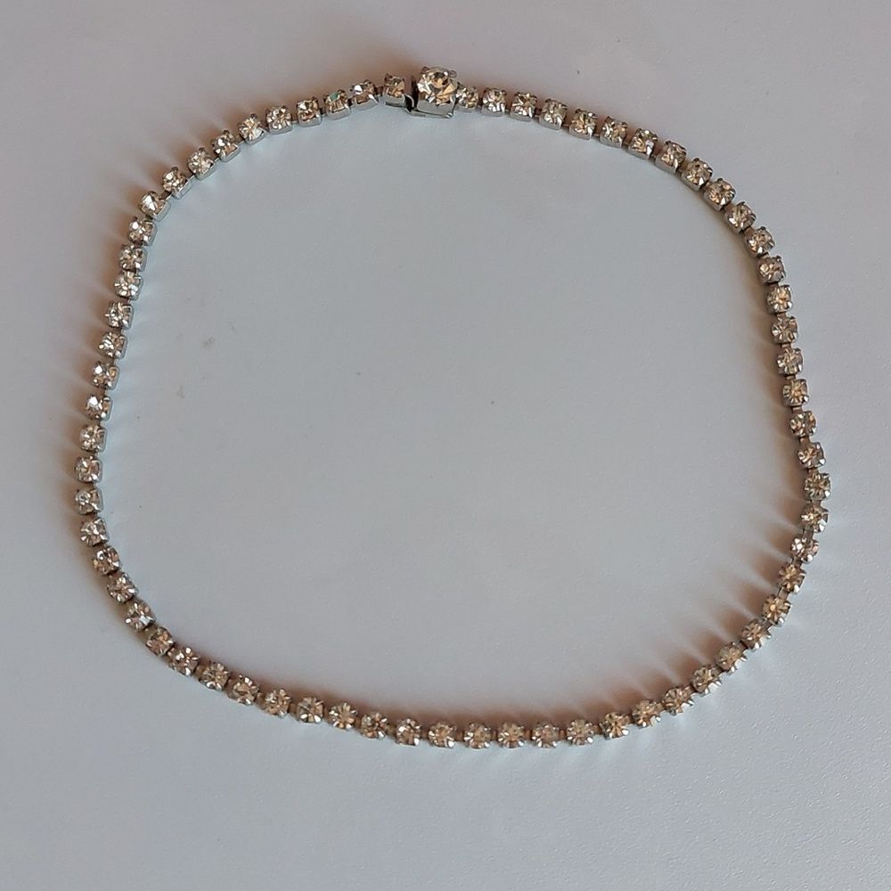 Alluring Vintage Prong Set Rhinestones Tennis Choker Necklace Tab Insert Clasp